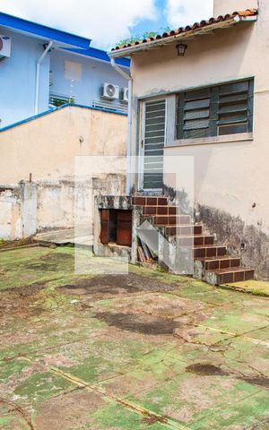 Casa à venda com 561m², 5 quartos e 5 vagas Casa à venda com 561m², 5 quartos e 5 vagasÁREA EXTERNA - FUNDOS