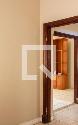 Casa à venda com 561m², 5 quartos e 5 vagas Casa à venda com 561m², 5 quartos e 5 vagasCOPA