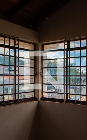 Casa à venda com 561m², 5 quartos e 5 vagas Casa à venda com 561m², 5 quartos e 5 vagasVARANDA QUARTO 3