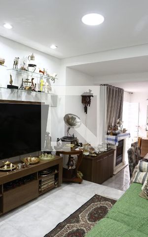 Casa à venda com 165m², 3 quartos e 1 vagasala