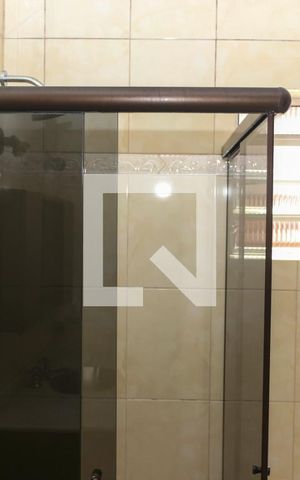 Casa à venda com 154m², 5 quartos e 2 vagas Casa à venda com 154m², 5 quartos e 2 vagasBanheiro