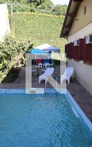 Casa à venda com 430m², 5 quartos e 2 vagasPiscina 