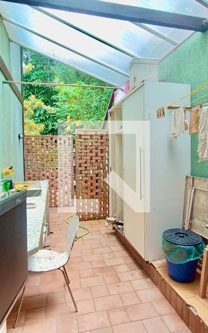 Casa à venda com 1217m², 4 quartos e 4 vagasÁrea de serviço 