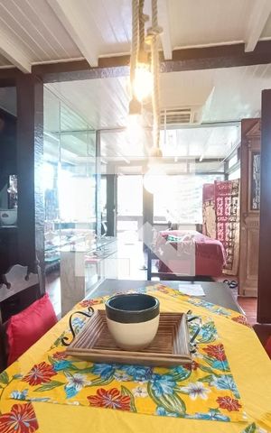 Casa à venda com 1217m², 4 quartos e 4 vagasSala