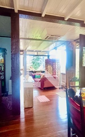 Casa à venda com 1217m², 4 quartos e 4 vagasSala