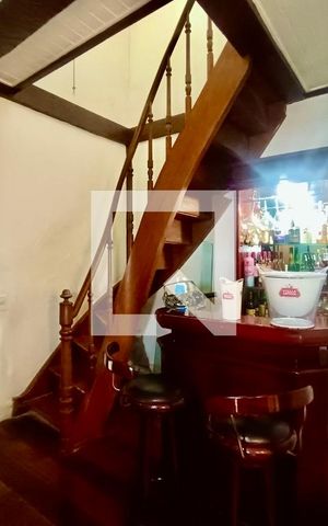 Casa à venda com 1217m², 4 quartos e 4 vagasSala