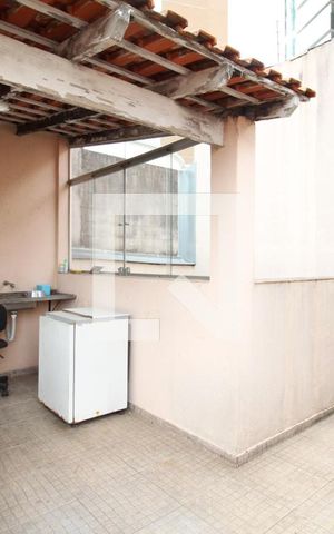 Casa à venda com 200m², 6 quartos e 2 vagasChurrasqueira