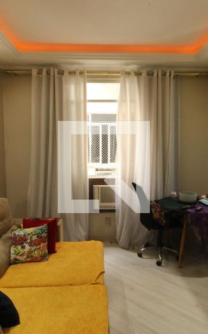 Apartamento à venda com 70m², 2 quartos e 2 vagasSala