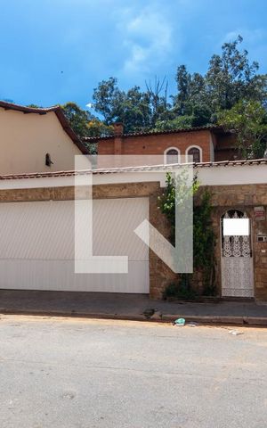 Casa à venda com 500m², 5 quartos e 3 vagasFachada