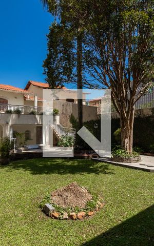 Casa à venda com 500m², 5 quartos e 3 vagasQuintal