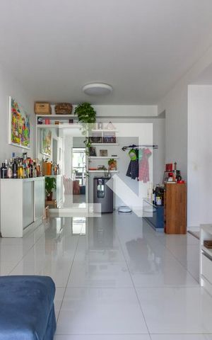 Apartamento à venda com 100m², 2 quartos e 2 vagasSala