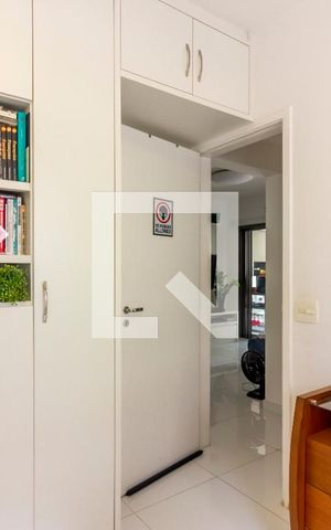 Apartamento à venda com 100m², 2 quartos e 2 vagasQuarto 2