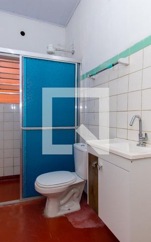 Casa para alugar com 175m², 2 quartos e 1 vaga Casa para alugar com 175m², 2 quartos e 1 vagaBanheiro