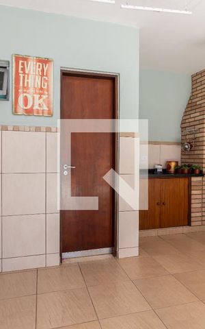 Casa à venda com 180m², 3 quartos e 2 vagasÁrea de Serviço