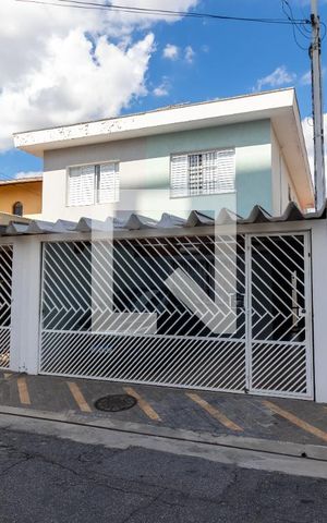 Casa à venda com 180m², 3 quartos e 2 vagasFachada