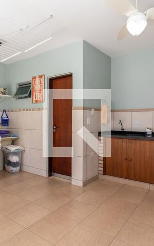 Casa à venda com 180m², 3 quartos e 2 vagasChurrasqueira