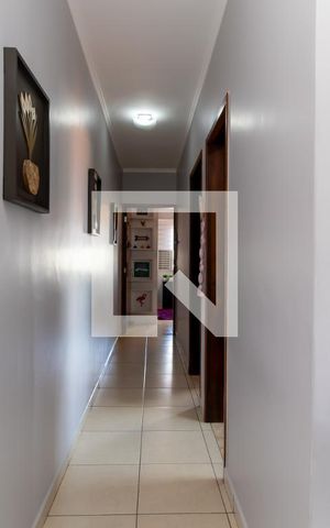 Casa à venda com 180m², 3 quartos e 2 vagasCorredor dos Quartos