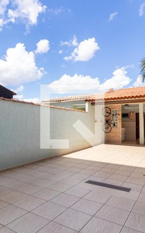 Casa à venda com 180m², 3 quartos e 2 vagasQuintal