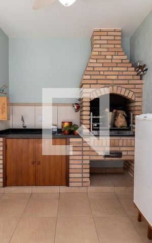 Casa à venda com 180m², 3 quartos e 2 vagasChurrasqueira