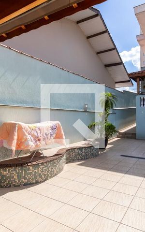 Casa à venda com 180m², 3 quartos e 2 vagasQuintal