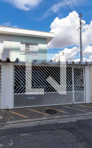 Casa à venda com 180m², 3 quartos e 2 vagasFachada