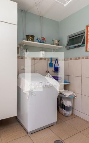 Casa à venda com 180m², 3 quartos e 2 vagasÁrea de Serviço