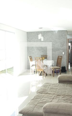 Casa à venda com 170m², 3 quartos e 6 vagassala