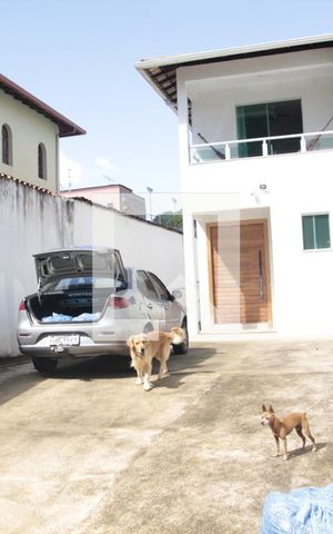Casa à venda com 170m², 3 quartos e 6 vagasgaragem
