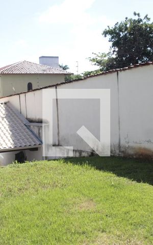 Casa à venda com 170m², 3 quartos e 6 vagasquintal