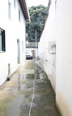 Casa à venda com 170m², 3 quartos e 6 vagascorredor