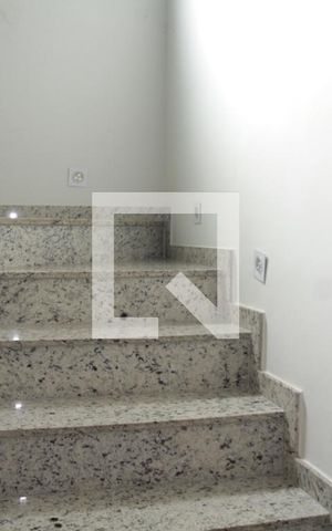 Casa à venda com 170m², 3 quartos e 6 vagasescada
