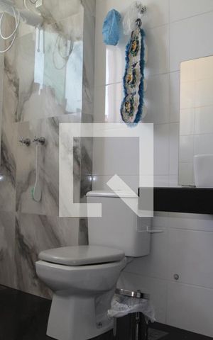 Casa à venda com 170m², 3 quartos e 6 vagasbanheiro da suite