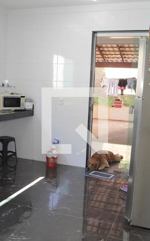 Casa à venda com 170m², 3 quartos e 6 vagascozinha