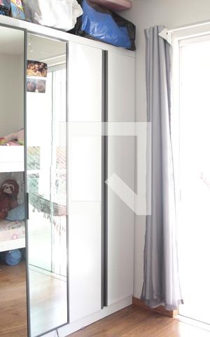 Casa à venda com 170m², 3 quartos e 6 vagasquarto 01