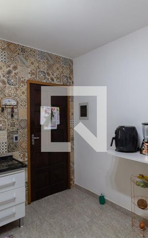 Casa à venda com 300m², 2 quartos e 4 vagas Casa à venda com 300m², 2 quartos e 4 vagasCasa 1 Cozinha