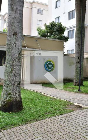 Apartamento para alugar com 62m², 2 quartos e 1 vagaFachada do condomínio