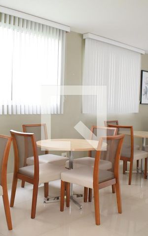 Apartamento para alugar com 62m², 2 quartos e 1 vagaÁrea comum - Salão de festas