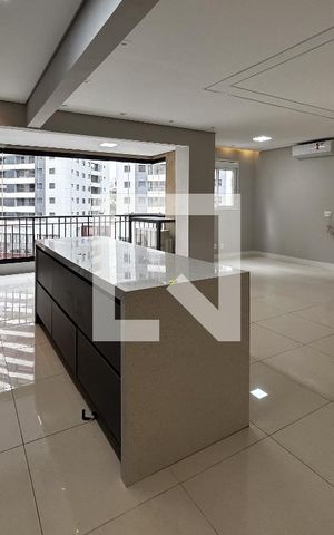 Apartamento para alugar com 81m², 2 quartos e 2 vagasCozinha e Área de Serviço