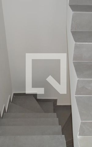 Casa para alugar com 151m², 2 quartos e 1 vagaEscada