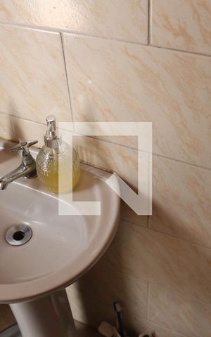 Casa à venda com 108m², 2 quartos e 2 vagasBanheiro 1