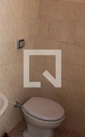 Casa à venda com 108m², 2 quartos e 2 vagasBanheiro 1