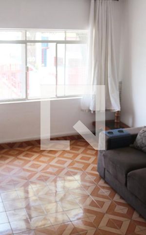 Casa à venda com 108m², 2 quartos e 2 vagasSala