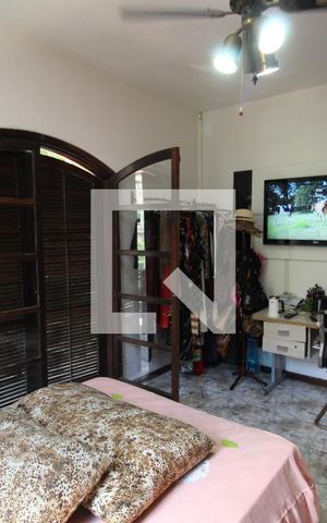 Casa à venda com 260m², 5 quartos e 2 vagasSuíte 2