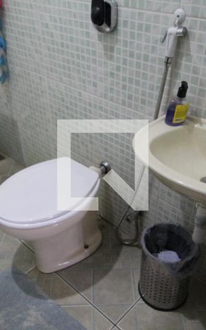 Casa à venda com 260m², 5 quartos e 2 vagasBanheiro da suíte 1