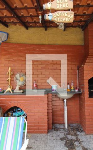 Casa à venda com 260m², 5 quartos e 2 vagasChurrasqueira