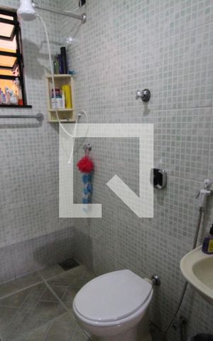 Casa à venda com 260m², 5 quartos e 2 vagasBanheiro da suíte 1
