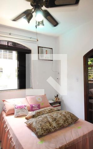 Casa à venda com 260m², 5 quartos e 2 vagasSuíte 2