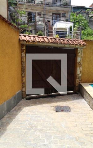 Casa à venda com 260m², 5 quartos e 2 vagasGaragem para 2 carros