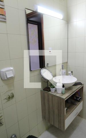 Casa à venda com 260m², 5 quartos e 2 vagasBanheiro do corredor