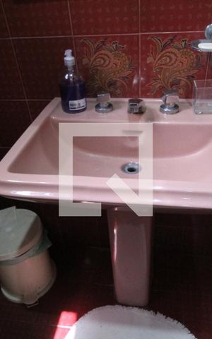 Casa à venda com 260m², 5 quartos e 2 vagasLavabo